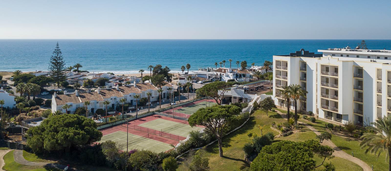 Dona Filipa Hotel, Tennis Courts