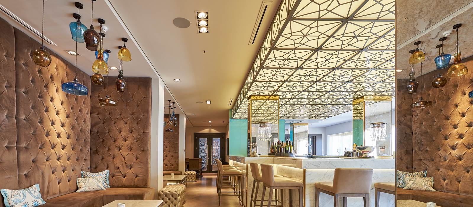 Duques Bar, Dona Filipa Hotel