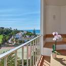 Deluxe Rooms at Dona Filipa Hotel
